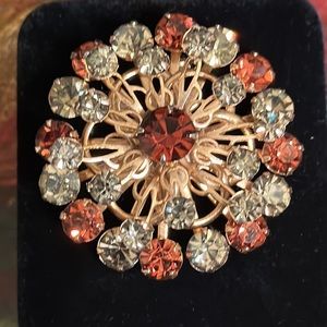 Vintage Juliana style brooch w/Amber & Green prong set Rhinestones